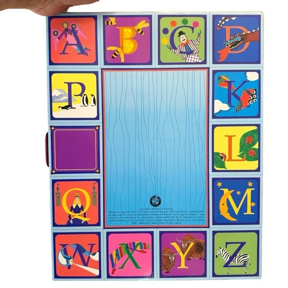 アルファベット 仕掛け絵本 Alphabet Treasures Chest アルファベット 仕掛け絵本 Alphabet Treasures Chest The